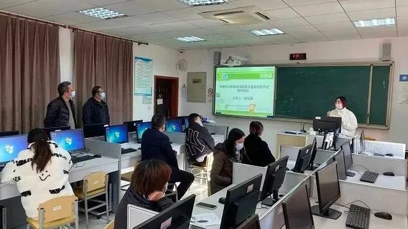 在对比会计网课平台的通过率时，可以从以下几个方面进行：